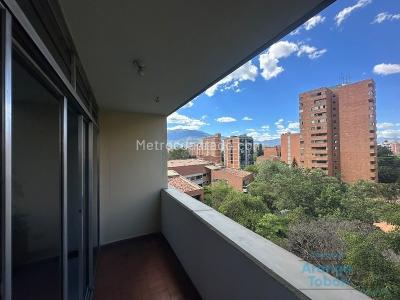 Apartamento de 4 alcobas en arriendo en Conquistadores, Medellín, 157 m² · foto 5 de 13