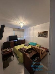 Apartamento de 4 alcobas en arriendo en Conquistadores, Medellín, 157 m² · foto 9 de 13