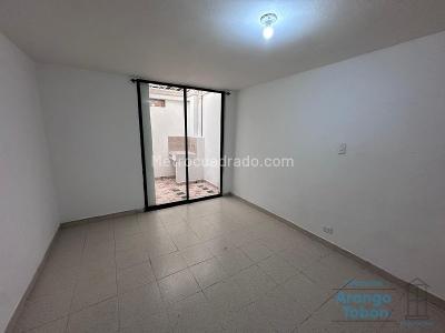 Apartamento de 2 alcobas en arriendo en Floridanueva, Medellín, 55 m² · foto 10 de 11