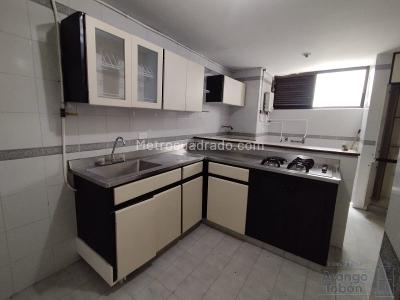 Apartamento en arriendo en Calasanz, Medellín · foto 2 de 17