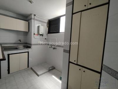 Apartamento en arriendo en Calasanz, Medellín · foto 3 de 17