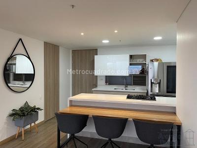 Apartaestudio en arriendo en El Poblado, Medellín, 67 m² · foto 3 de 8