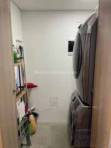 Apartaestudio en arriendo en El Poblado, Medellín, 67 m² · foto 8 de 8
