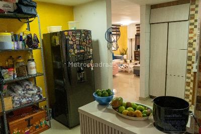 Apartamento de 4 alcobas en venta en Laureles, Medellín, 119 m² · foto 13 de 16