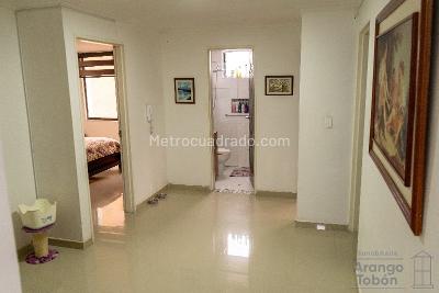 Apartamento de 4 alcobas en venta en Laureles, Medellín, 119 m² · foto 8 de 16
