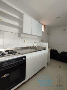 Apartaestudio en venta en Conquistadores, Medellín, 45 m² · foto 3 de 10