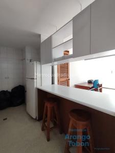 Apartaestudio en venta en Conquistadores, Medellín, 45 m² · foto 4 de 10