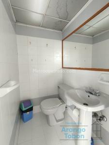 Apartaestudio en venta en Conquistadores, Medellín, 45 m² · foto 6 de 10
