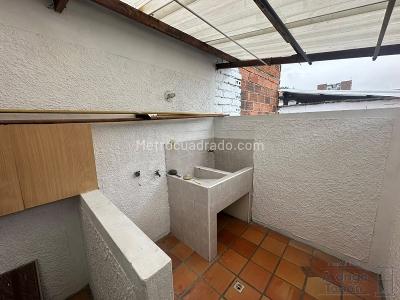 Apartamento de 3 alcobas en arriendo en San Joaquin, Medellín, 85 m² · foto 10 de 12