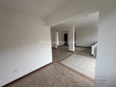 Apartamento de 3 alcobas en arriendo en San Joaquin, Medellín, 85 m² · foto 2 de 12