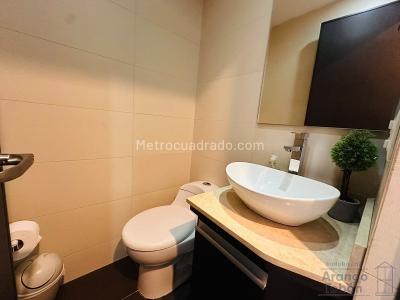 Apartamento de 3 alcobas en arriendo en Laureles, Medellín, 125 m² · foto 12 de 15