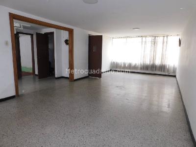 Casa de 4 alcobas en venta en San Miguel, Bogotá, 228 m² · foto 2 de 20