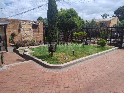 Casa en venta en Niza, Bogotá · foto 11 de 20