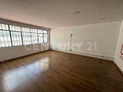 Casa de 5 alcobas en venta en La Soldad, Bogotá, 300 m² · foto 2 de 20