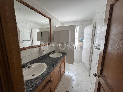 Casa de 5 alcobas en venta en La Soldad, Bogotá, 300 m² · foto 18 de 20