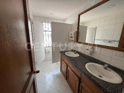 Casa de 5 alcobas en venta en La Soldad, Bogotá, 300 m² · foto 19 de 20