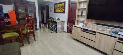Casa de 5 alcobas en venta en Las Americas, Bogotá, 400 m² · foto 3 de 14