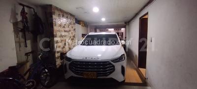 Casa de 5 alcobas en venta en Las Americas, Bogotá, 400 m² · foto 12 de 14