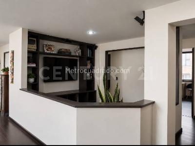 Apartamento de 3 alcobas en venta en Chico Norte San Patricio, Bogotá, 137 m² · foto 2 de 20
