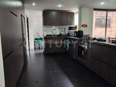 Apartamento de 3 alcobas en venta en Chico Norte San Patricio, Bogotá, 137 m² · foto 4 de 20