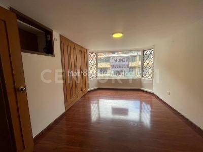 Casa de 5 alcobas en venta en Los Rosales, Bogotá, 134 m² · foto 2 de 20