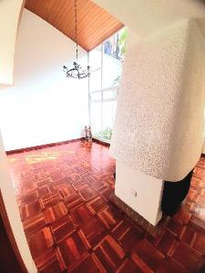 Casa de 5 alcobas en venta en Los Rosales, Bogotá, 134 m² · foto 9 de 20
