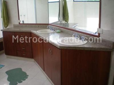 Casa en venta en San Jose De Bavaria, Bogotá · foto 11 de 20