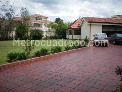 Casa en venta en San Jose De Bavaria, Bogotá · foto 12 de 20