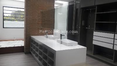 Casa de 5 alcobas en venta en Guaymaral, Bogotá, 560 m² · foto 13 de 20