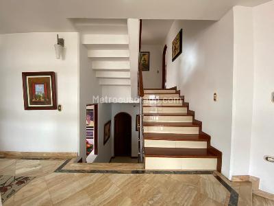Casa de 4 alcobas en venta en San Jose De Bavaria, Bogotá, 400 m² · foto 8 de 20