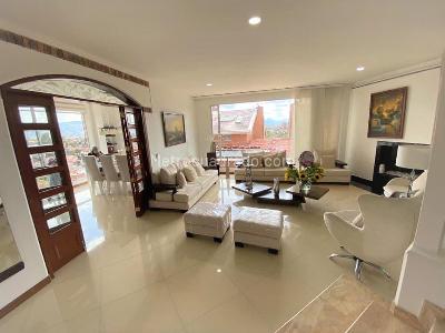 Casa de 4 alcobas en venta en San Jose De Bavaria, Bogotá, 400 m² · foto 2 de 20