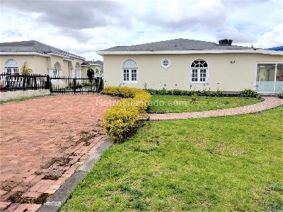 Casa de 3 alcobas en venta en San Jose De Bavaria, Bogotá, 370 m² · foto 3 de 20