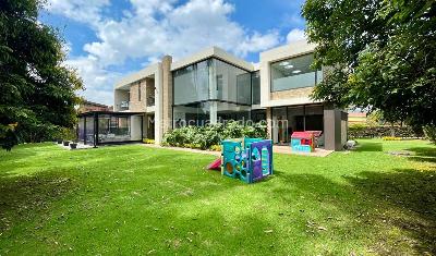 Casa de 4 alcobas en venta en San Sebastian Guaymaral, Bogotá, 1436 m² · foto 3 de 17