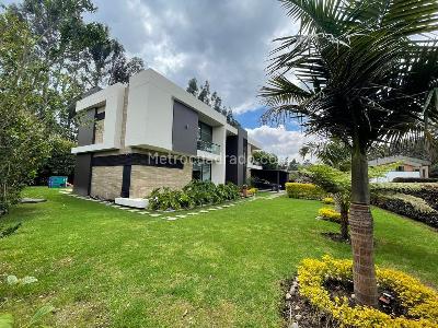 Casa de 4 alcobas en venta en San Sebastian Guaymaral, Bogotá, 1436 m² · foto 4 de 17