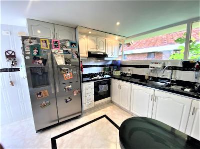 Casa de 4 alcobas en venta en San Jose De Bavaria, Bogotá, 300 m² · foto 8 de 20