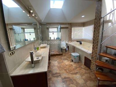 Casa de 4 alcobas en venta en San Jose De Bavaria, Bogotá, 800 m² · foto 10 de 20