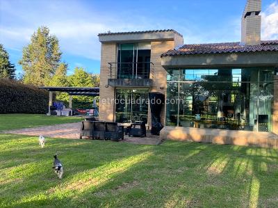 Casa de 3 alcobas en venta en San Simon Gaymaral, Bogotá, 1837 m² · foto 7 de 17