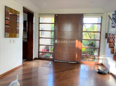 Casa de 3 alcobas en venta en San Simon Gaymaral, Bogotá, 1837 m² · foto 2 de 17