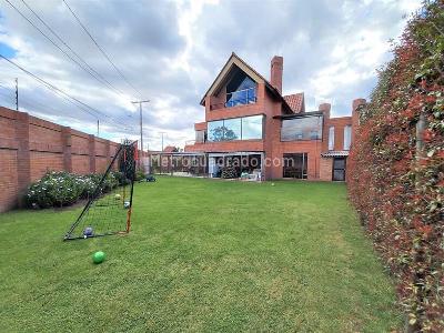 Casa de 5 alcobas en venta en San Jose De Bavaria, Bogotá, 830 m² · foto 6 de 20
