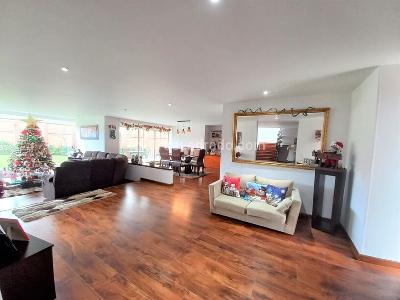 Casa de 5 alcobas en venta en San Jose De Bavaria, Bogotá, 830 m² · foto 2 de 20