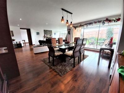 Casa de 5 alcobas en venta en San Jose De Bavaria, Bogotá, 830 m² · foto 4 de 20
