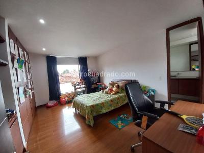 Casa de 5 alcobas en venta en San Jose De Bavaria, Bogotá, 830 m² · foto 15 de 20