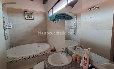 Casa de 4 alcobas en venta en San Jose De Bavaria, Bogotá, 800 m² · foto 15 de 20