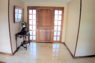 Casa de 4 alcobas en venta en San Jose De Bavaria, Bogotá, 2000 m² · foto 3 de 20