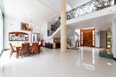 Casa de 4 alcobas en venta en Santa Barbara Alta, Bogotá, 436 m² · foto 2 de 20