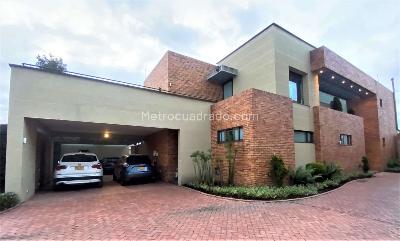 Casa de 4 alcobas en venta en San Jose De Bavaria, Bogotá, 900 m² · foto 3 de 20