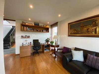 Casa de 4 alcobas en venta en San Jose De Bavaria, Bogotá, 900 m² · foto 18 de 20