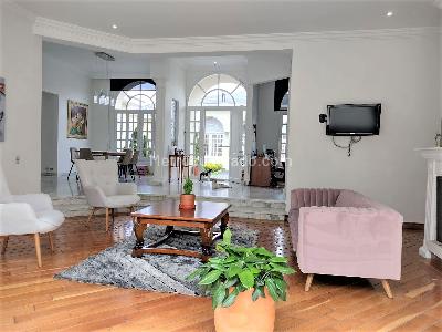 Casa de 3 alcobas en venta en San Jose De Bavaria, Bogotá, 800 m² · foto 2 de 20