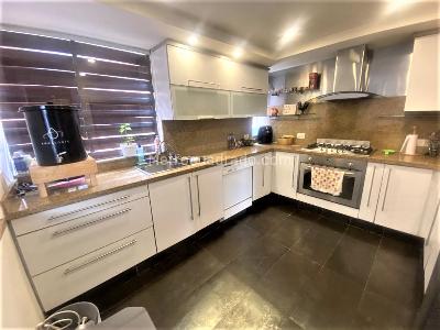 Casa de 3 alcobas en venta en San Jose De Bavaria, Bogotá, 280 m² · foto 14 de 20