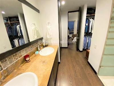 Apartamento de 3 alcobas en venta en Gratamira Colina Campestre, Bogotá, 190 m² · foto 14 de 20